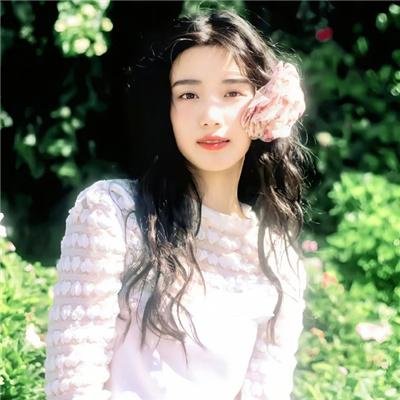 追梦的黎族女娃娃